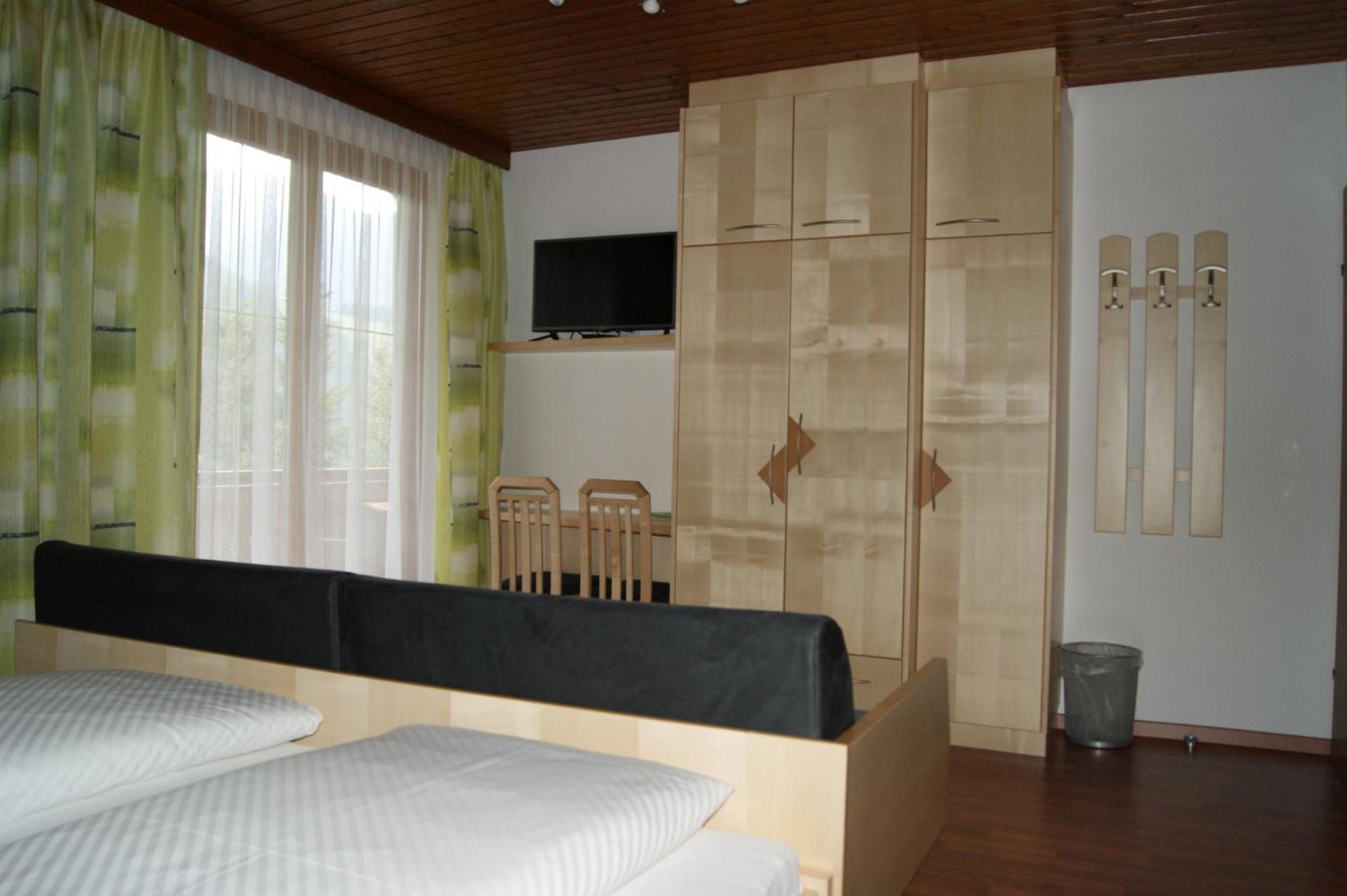 Hotel Garni Haus Anita Liesing Exterior photo