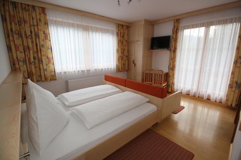 Hotel Garni Haus Anita Liesing Exterior photo